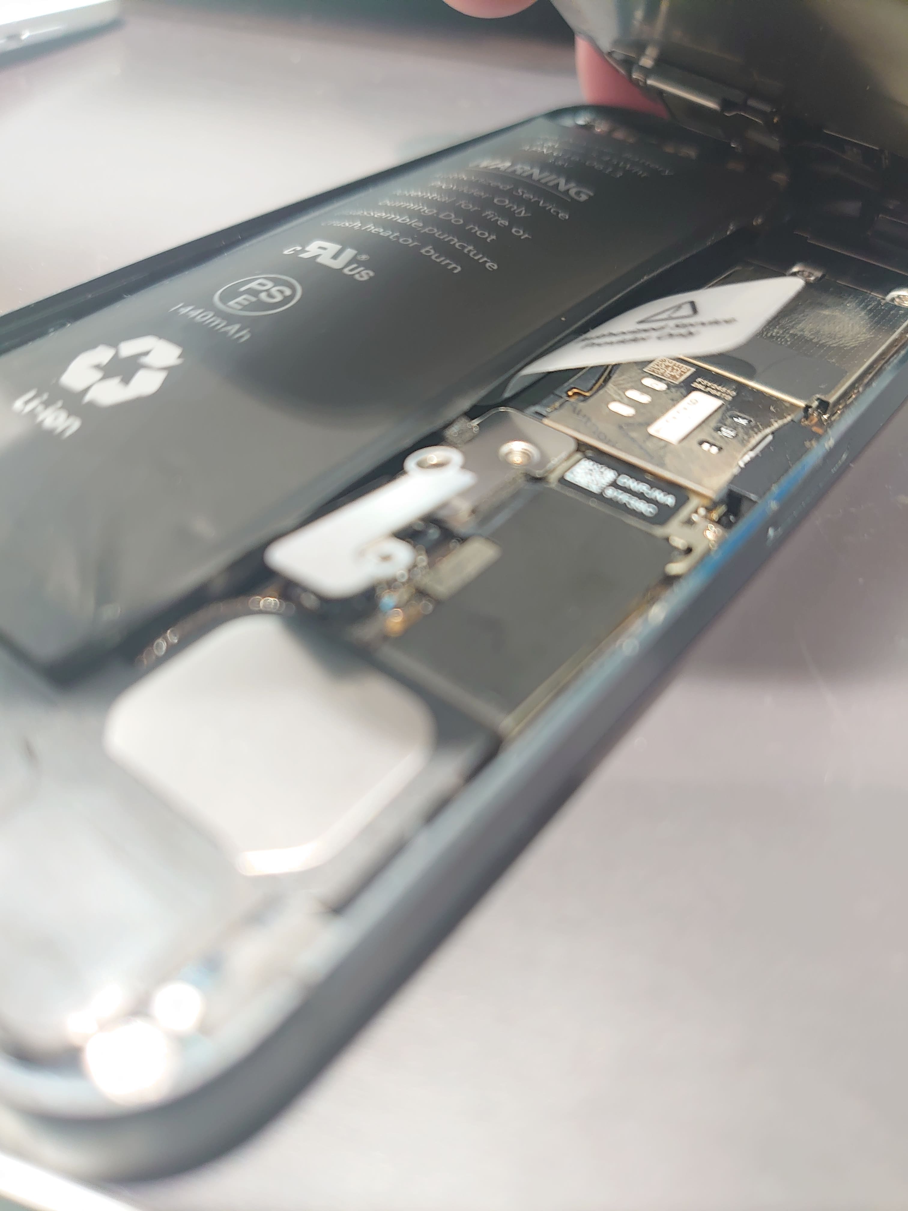 Iphone5 バッテリー膨張で画面が外れたiphone スマホ修理のスマホステーションのブログ