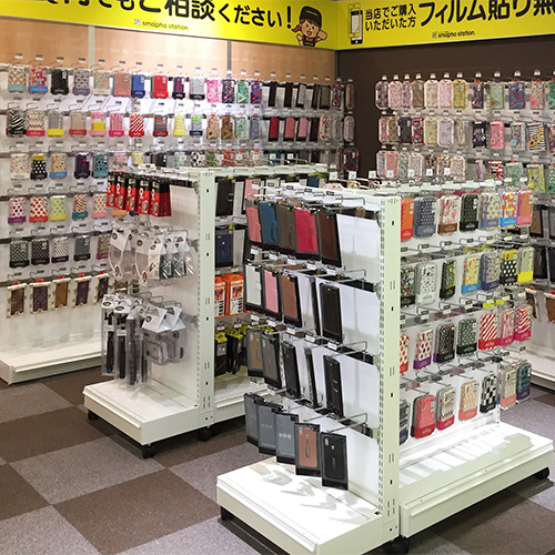 【スマホ修理スマホステーションイオン北浦和店】店舗写真-スマホアクセサリー