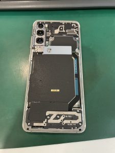 【Galaxy S20 5G】世田谷区からご来店。背面割れ修理のご紹介！ | スマホ・iPhone修理のスマホステーション 吉祥寺店