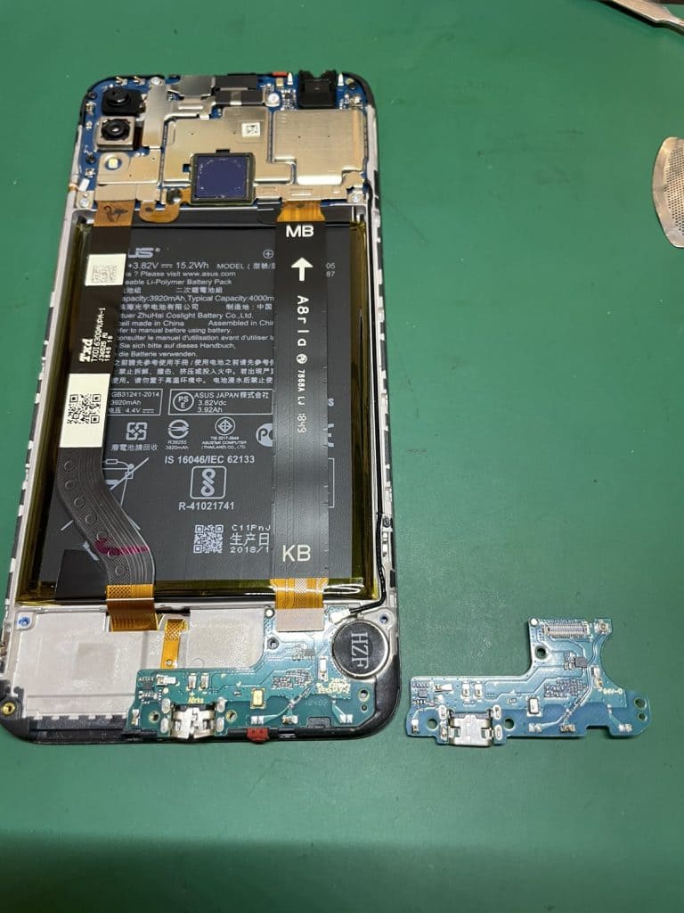 Zenfone Max M2 充電ができない 差込口破損による充電コネクタ修理のご紹介 スマホ Iphone修理のスマホステーション 吉祥寺店