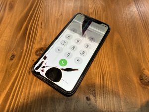 iPhone 11 画面交換修理 高円寺