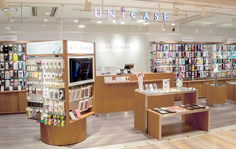 UNiCASE アミュエスト博多 店舗写真